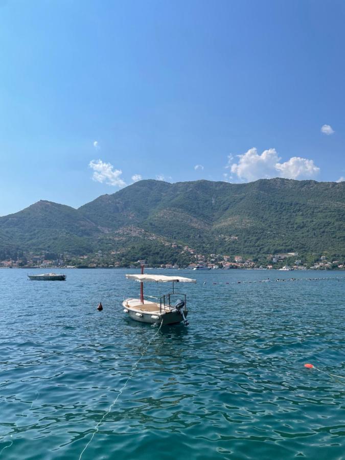 Studio Apartman Happy Home Tivat Exterior foto